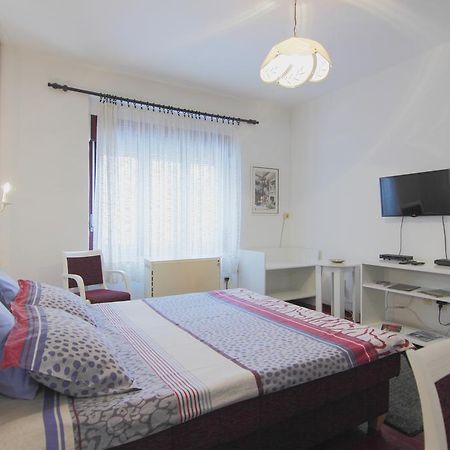 White Apartment Belgrad Exteriör bild